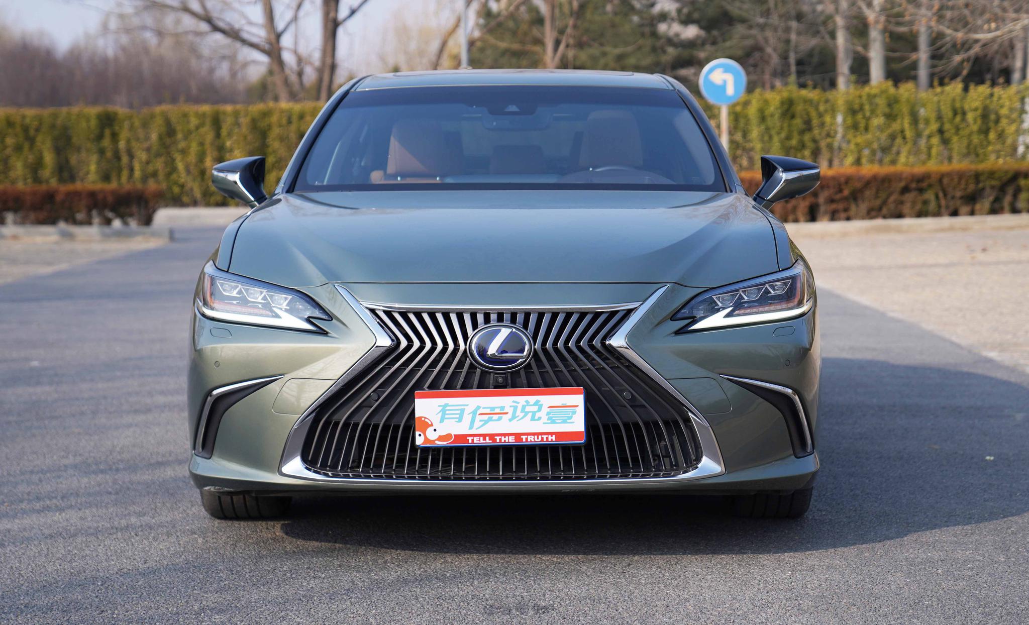 保值率王者车型:雷克萨斯es 300h