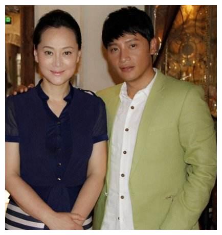 是小三,08年宋佳又突然传出46岁高龄产子,据说孩子亲生父亲是富商蔡程