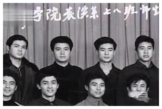 周里京:因妻子遇害息影后,又被父亲告上法庭,今66岁近况如何?|周里京|傅春英|张巍_新浪新闻