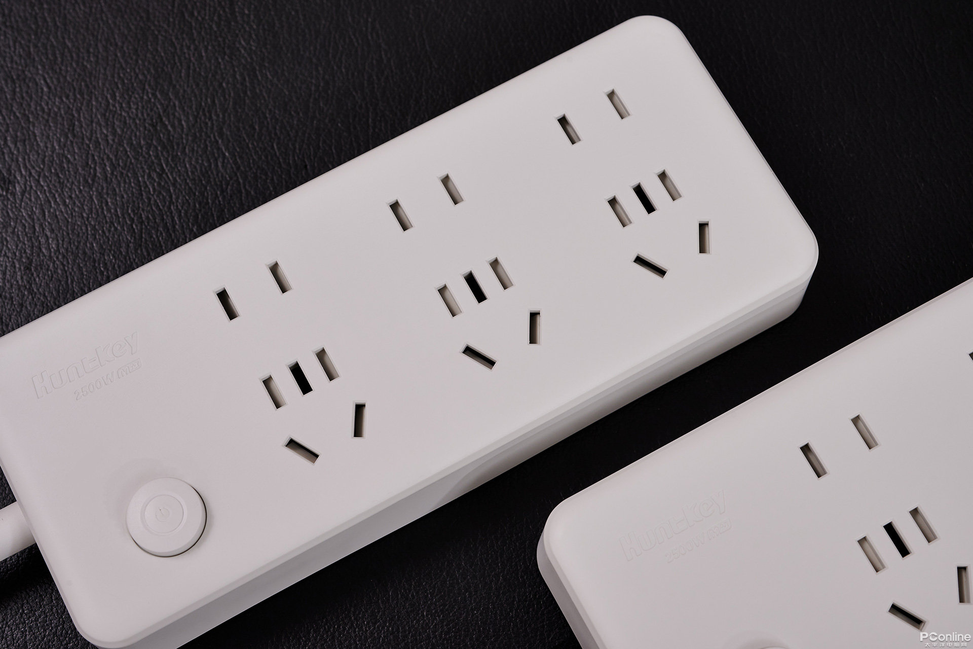 插拔电源线变得更轻松航嘉单手智控插座图赏