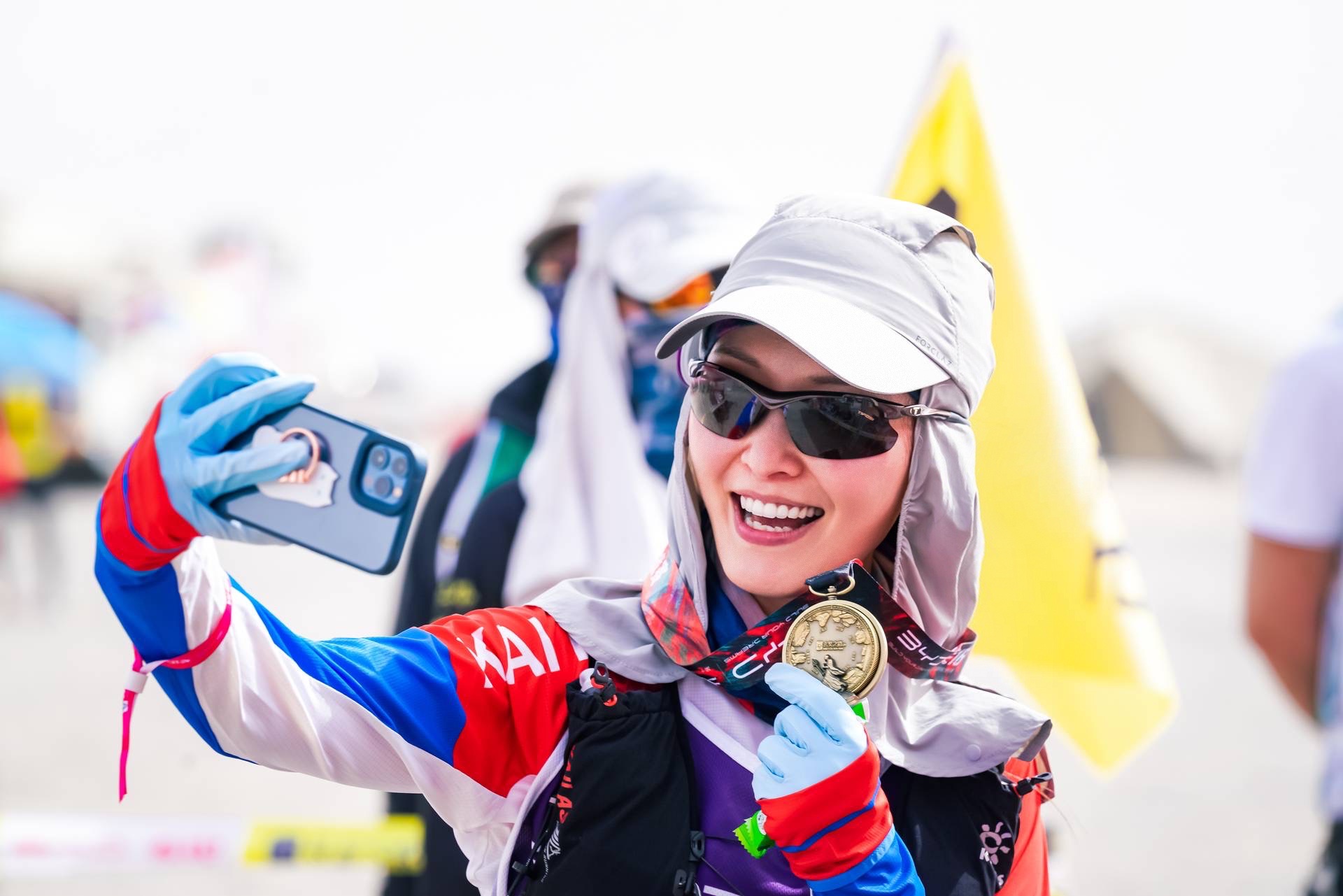 戈十六燃情开赛徐洁儿踏玄奘足迹征战戈壁