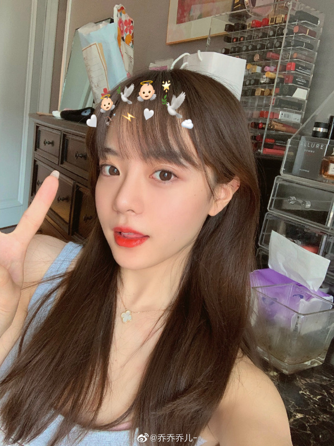 网红美女乔儿迷人美照欣赏真好看