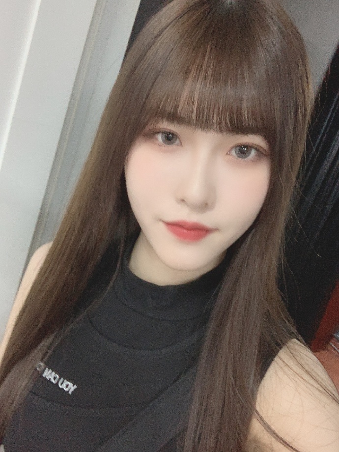 偶像美女gnz48-王秭歆迷人美照欣赏_高清图集_新浪网