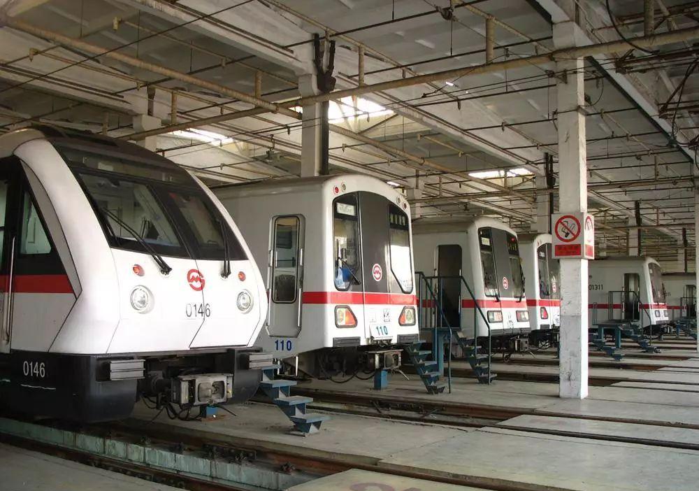 上海建设的新地铁线共设26座车站列车采用6节编组a型