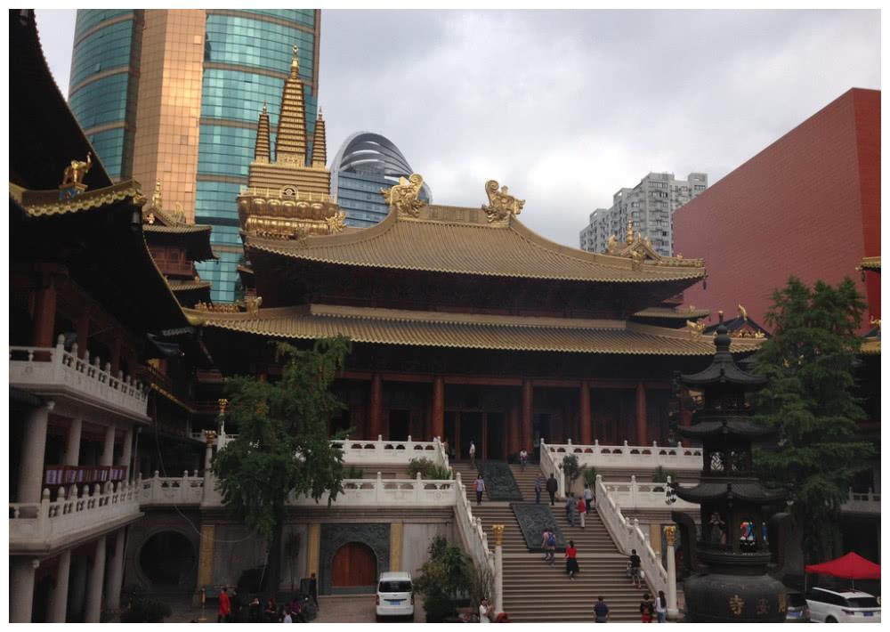 上海名气最大的一座寺庙整体前寺后塔格局是上海最古老的佛寺