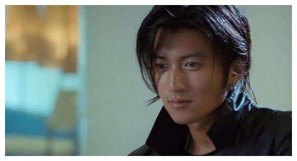 而谢霆锋饰演陈浩南的这部电影就是《古惑仔之少年激斗篇》,算是