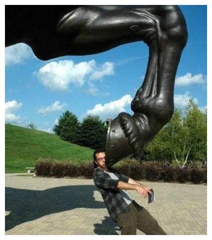 作为一个成年人,让你从他们中二选一,你会怎么选?哈哈哈很现实休闲区蓝鸢梦想 - Www.slyday.coM 作为一个成年人,让你从他们中二选一,你会怎么选?哈哈哈很现实休闲区蓝鸢梦想 - Www.slyday.coM