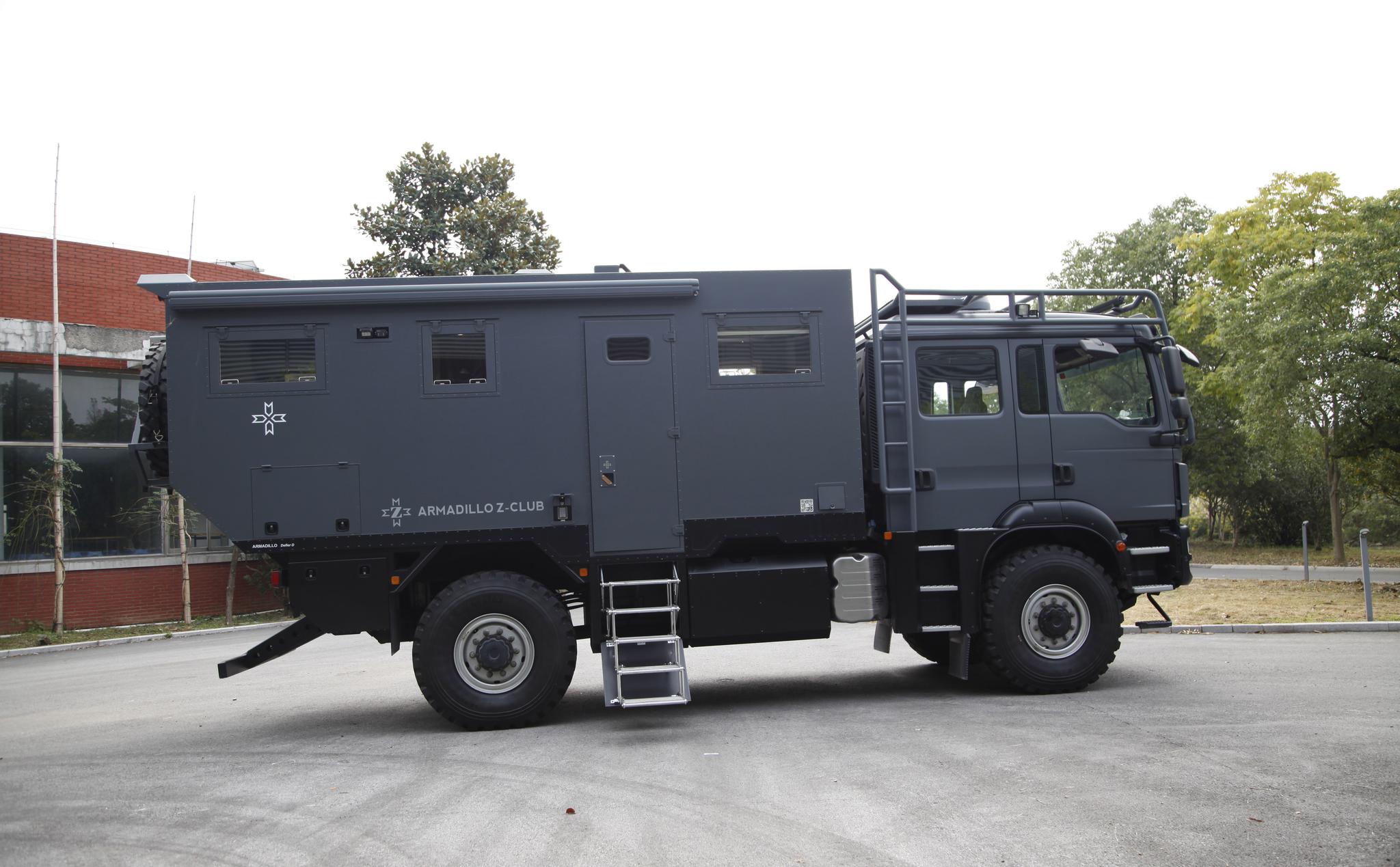 490万一辆的德国man 4x4越野房车永远不会缺油