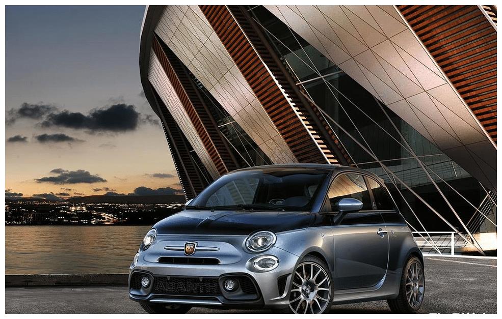 菲亚特敞篷小车亮相,"零五"加速3.1秒!价格很高调