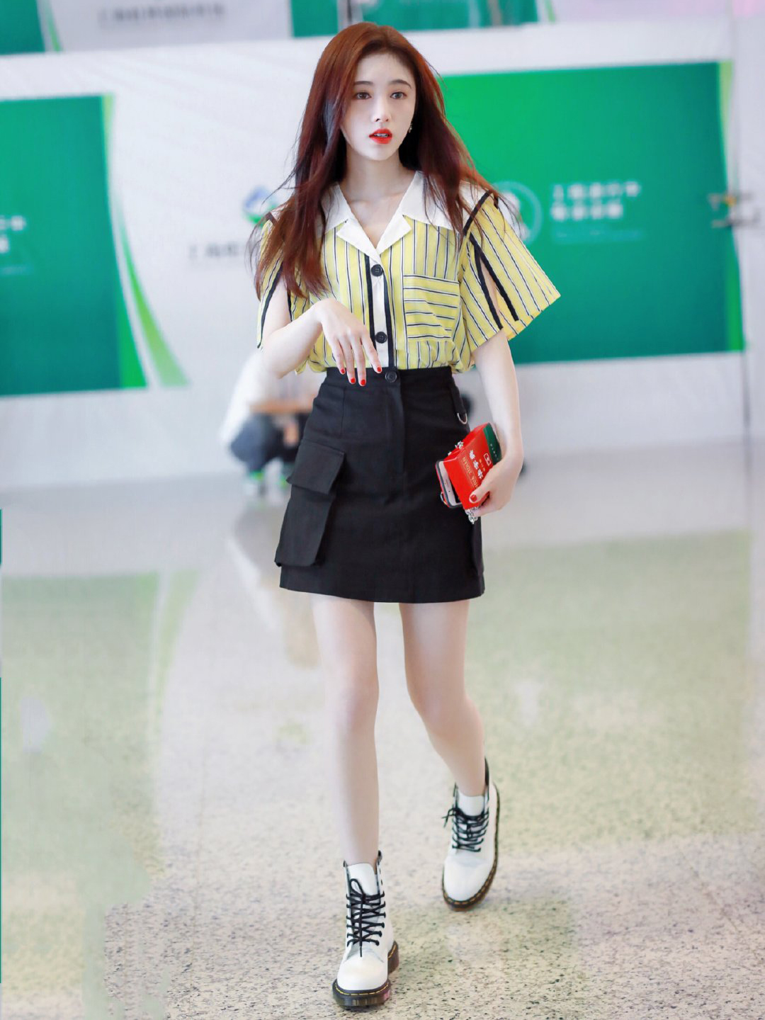 159cm鞠婧祎衬衫搭配半身裙轻松显高10cm