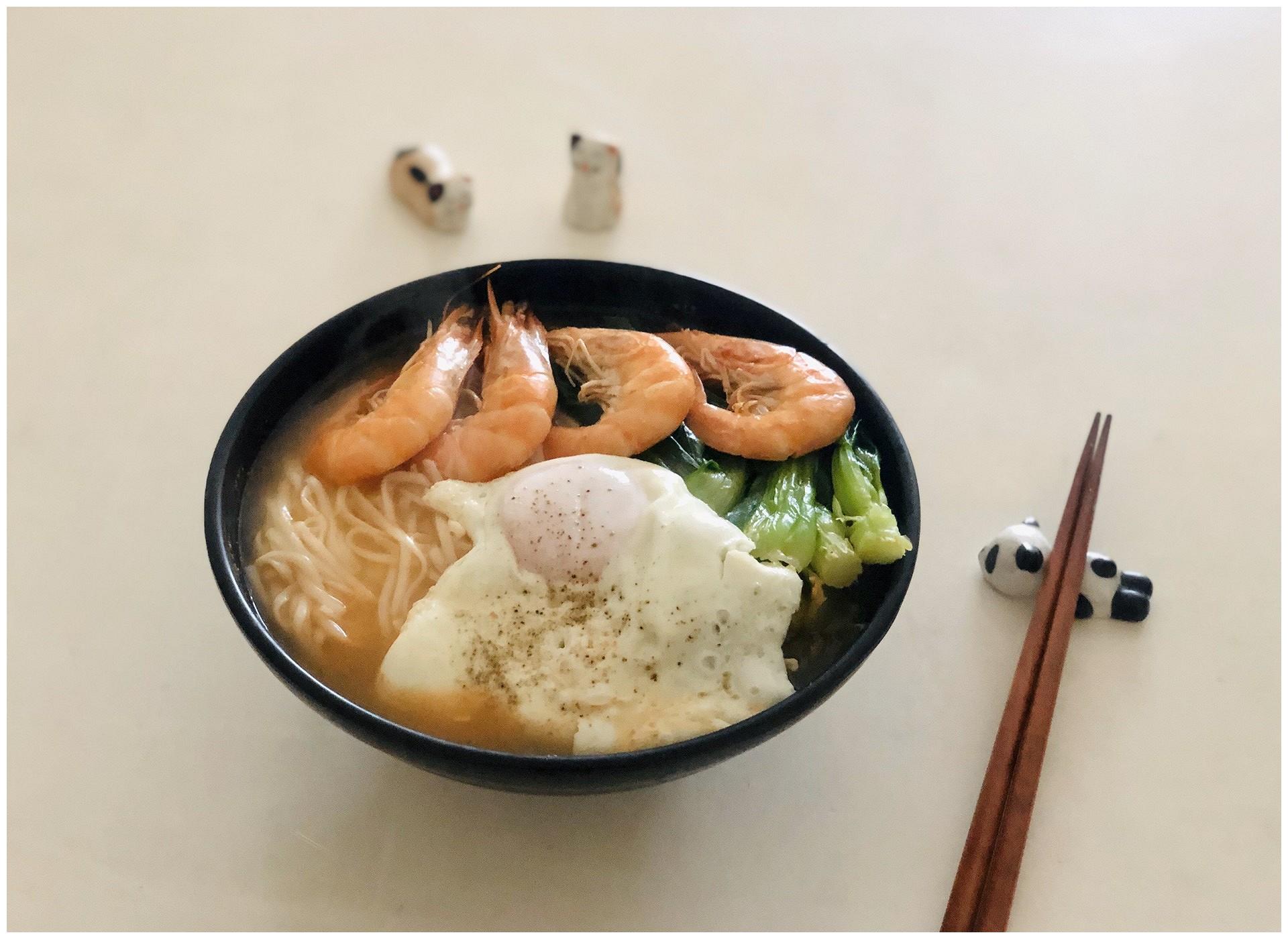 鲜虾青菜面的做法