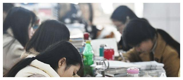 高考日语或将成为香饽饽，学生放弃英语选择小语种，原因很现实休闲区蓝鸢梦想 - Www.slyday.coM