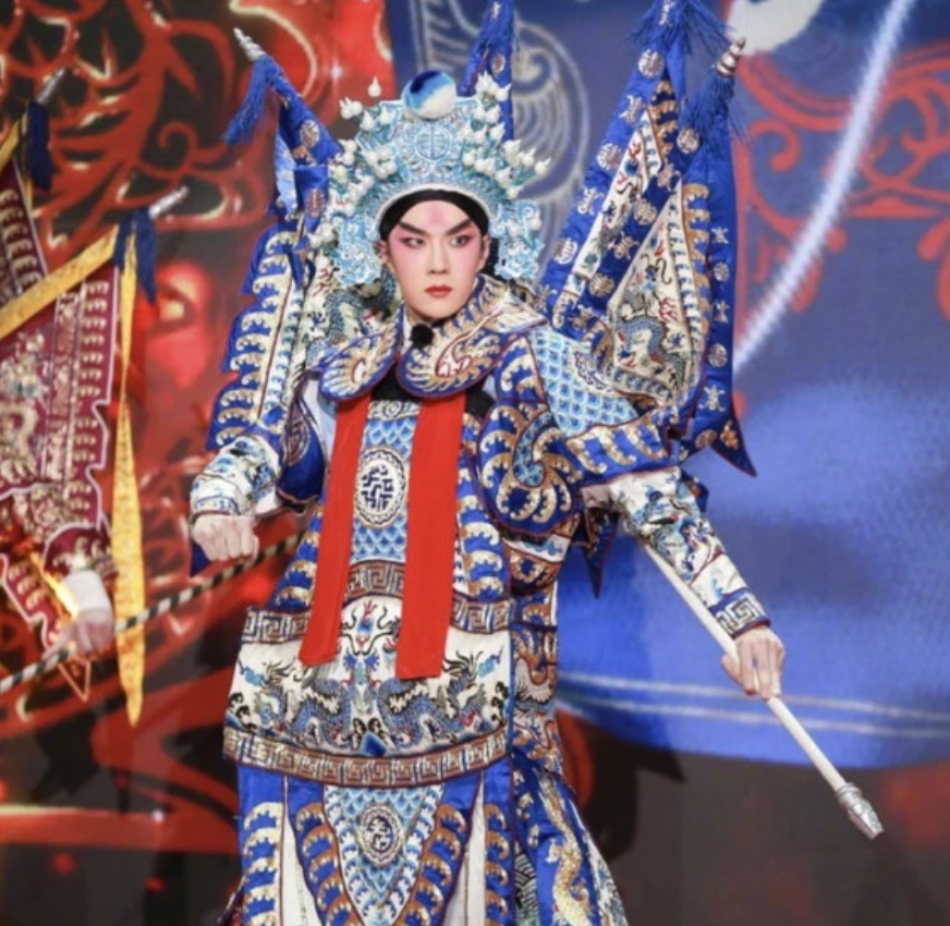 王一博京剧扮相饰演《长坂坡》里的赵云,这一定是你没见过的一博|戏剧|天天向上|戏曲_新浪新闻