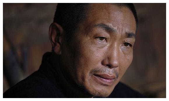 老戏骨杜源:妻子4岁就认识,38年0绯闻,被称为"最痴情男演员"