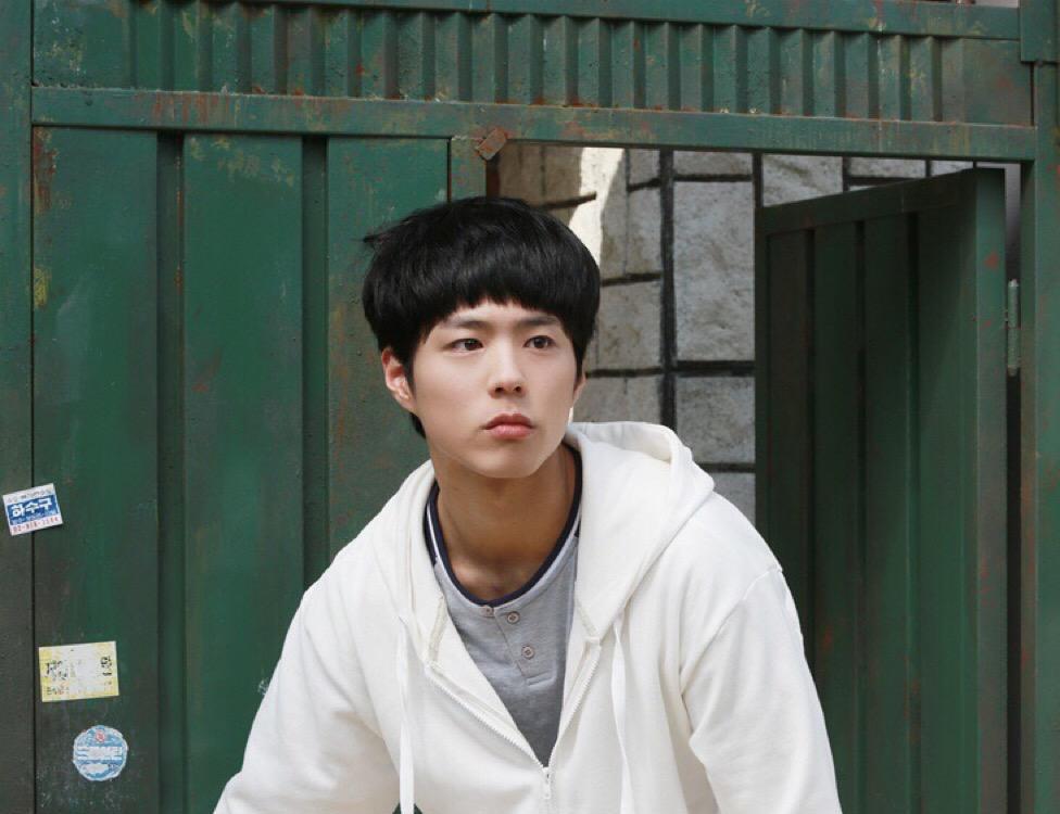 《请回答1988》呆萌男主,穿毛衣配九分裤,简直胖得不敢认了