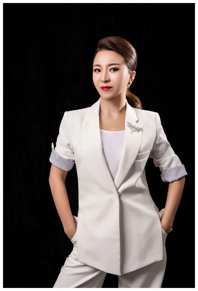 由陕北民歌传承基地推上星光大道的歌手-任婕媛