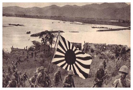 乔家大院那么富，日军侵华时为何不敢动？你看门口放了什么东西休闲区蓝鸢梦想 - Www.slyday.coM