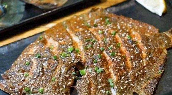 羊肉串不能点,那就点一些鳊鱼吧,口感还是很不错的,而且点的是实实在