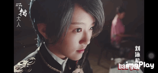 是不是有点眼熟,她是《闪光少女》的女二号小霾