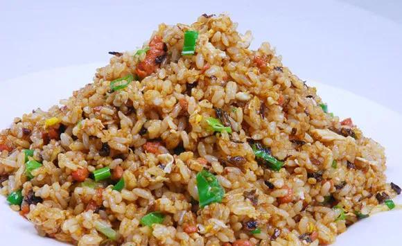 剩米饭别总是做蛋炒饭,换个做法"孜然肉丁炒米饭"真好吃_高清图集