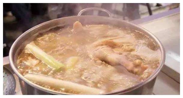 这道美食"鹅什锦"似乎全都用上了