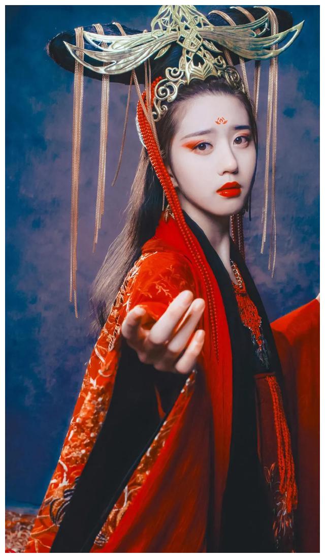 刘亦菲之后,又有两个聂小倩来了,都是清纯有余魅惑不足