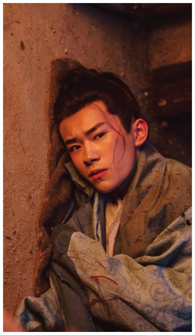 这次是著名导演郭靖宇,粉丝:要补课了|铁梨花|易烊千玺|郭靖宇_新浪