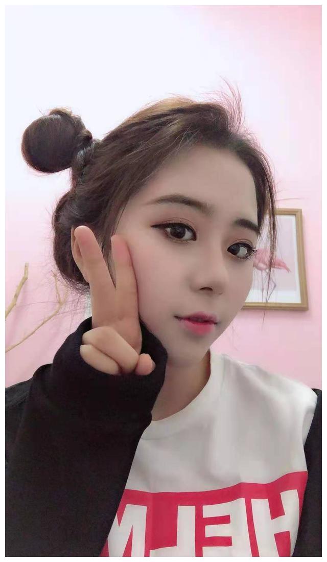 紫然:"抖音四绝"之一,曾钟婷相爱相杀,如今两人互不来往闹掰了?