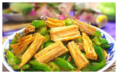 辣炒腐竹,直接焯水就错啦,难怪不好吃不入味,大厨:这样做才对