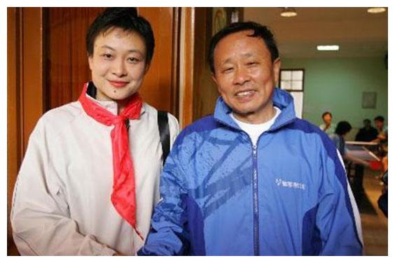 今天的何智丽已经被日本老公抛弃,想回国发展,但是一直有争议.