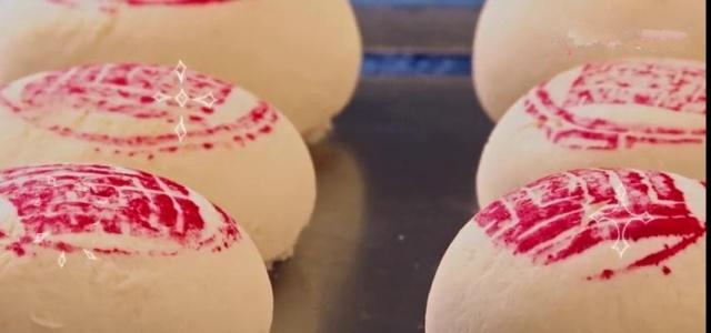 80斤牛奶只做1盘糕点,富察皇后:太浪费不吃,乾隆皇帝:不许停