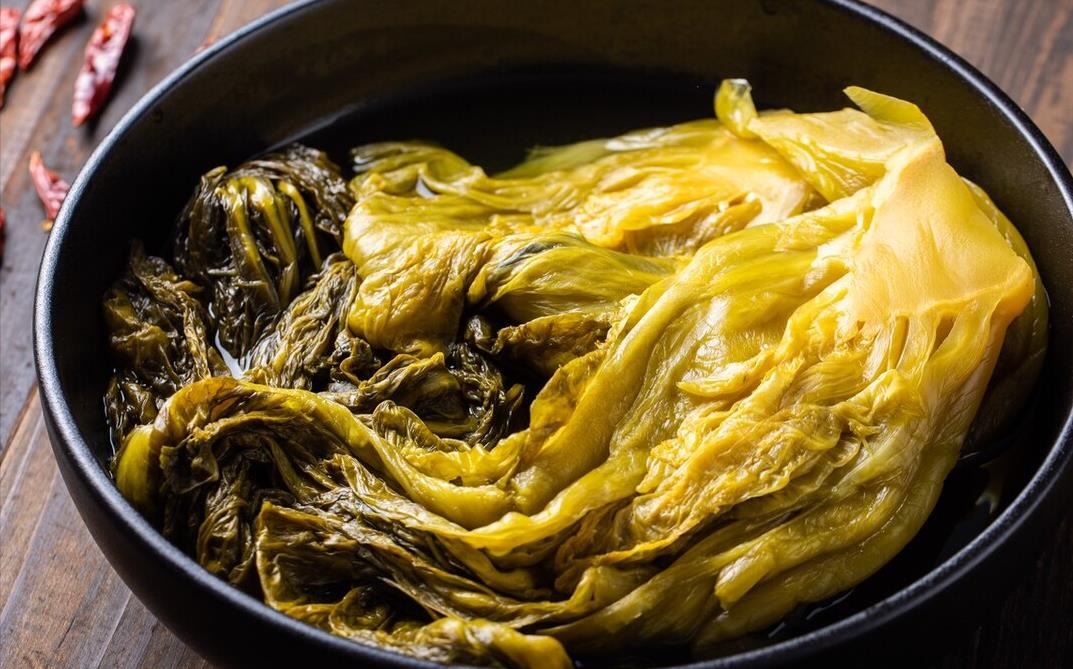 腌酸菜别只会放盐多做1步多放2样酸脆爽口不腐烂不生花