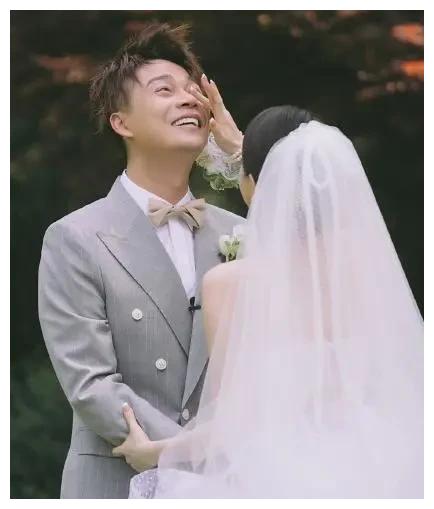 主持人沈涛婚礼现场曝光妻子首露真容颜值不输王牌女郎
