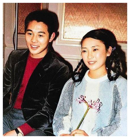 1988年,他们的第一个女儿李思出生,1989年,他们的第二个女儿李苔蜜