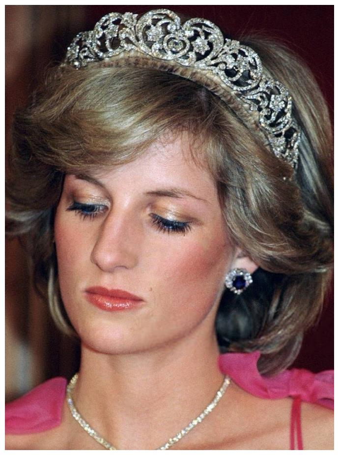 戴安娜高清近照曝光,惊艳了整个世界,但查尔斯王子从未爱过