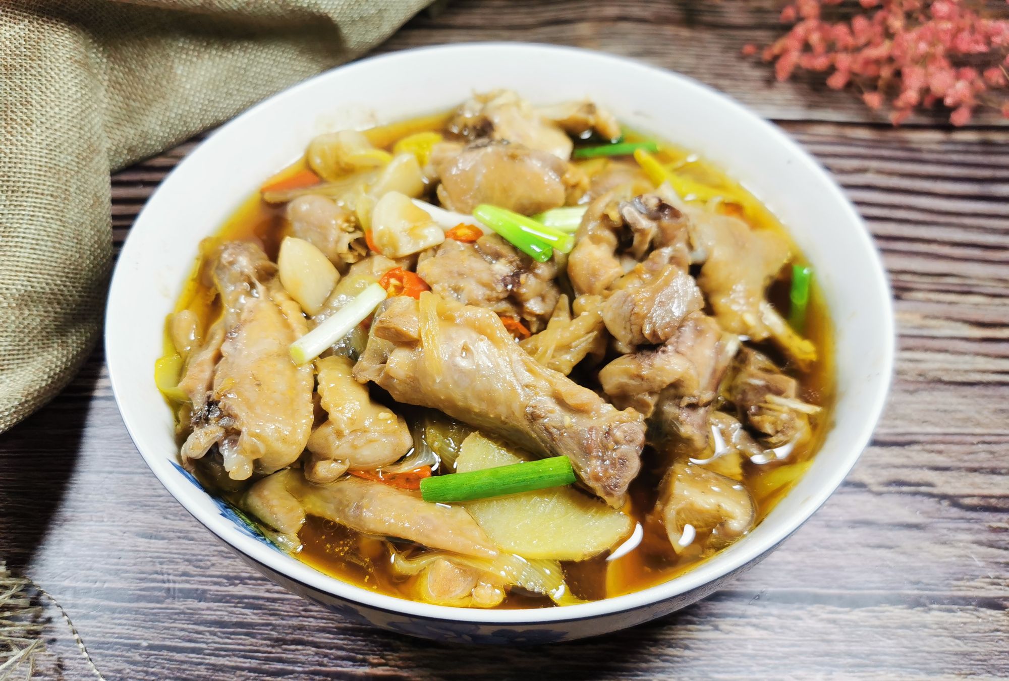 爱吃香菇滑鸡的可以收藏,不放一滴油,鸡肉美味营养