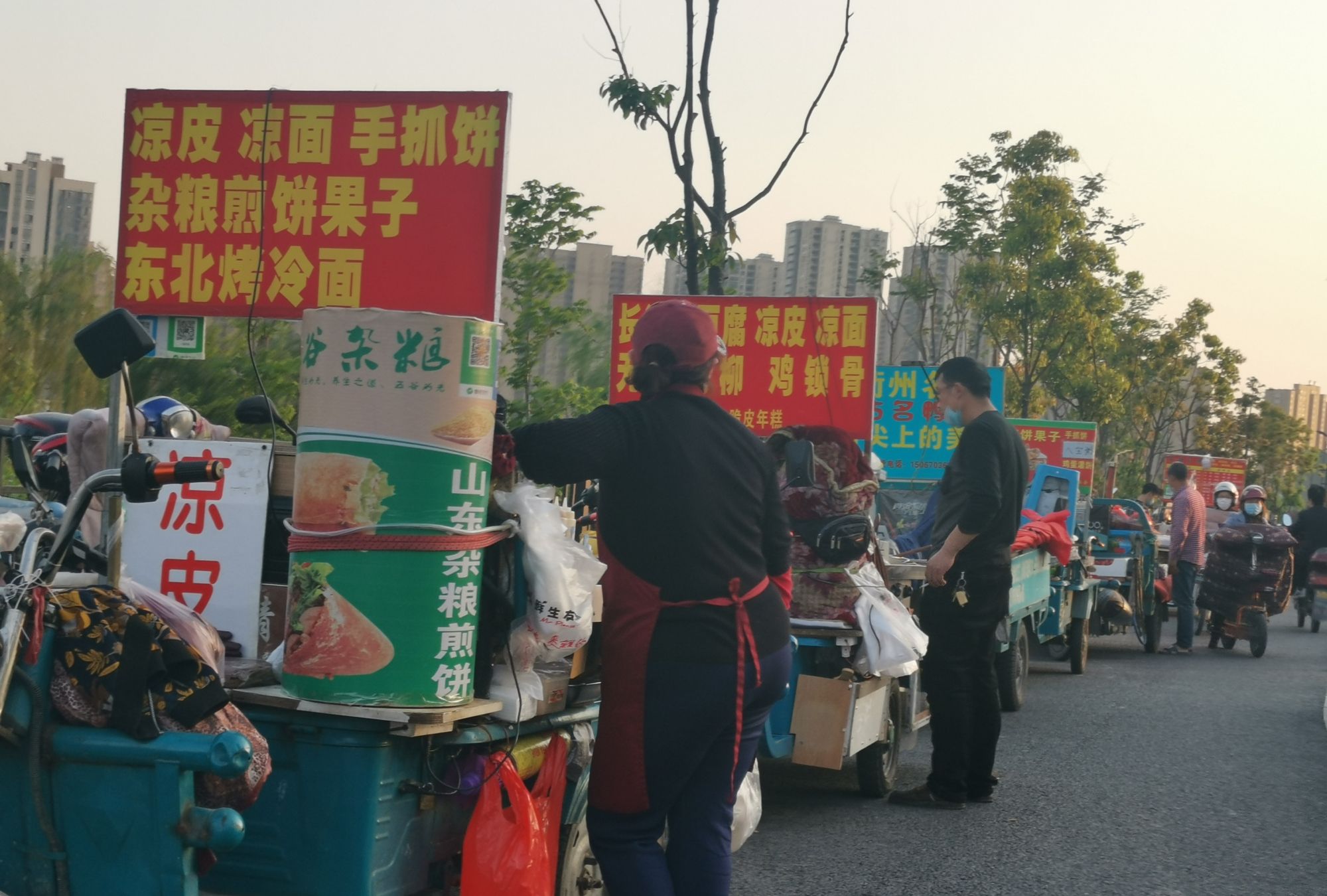 盘点四大好吃的路边摊美味,看第一个就忍不住了,老板,我全要!