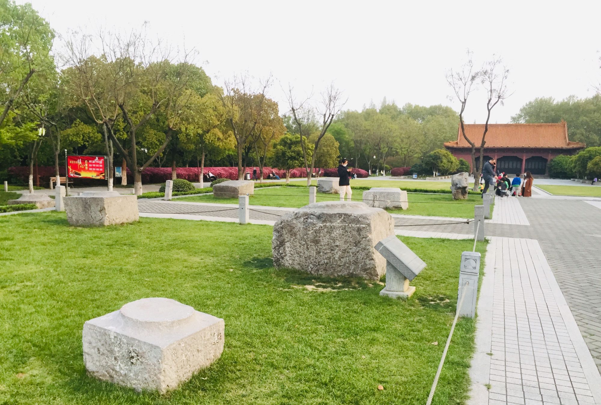 南京明故宫遗址公园，昔日的宫城，仅存的石基展现曾经的恢宏