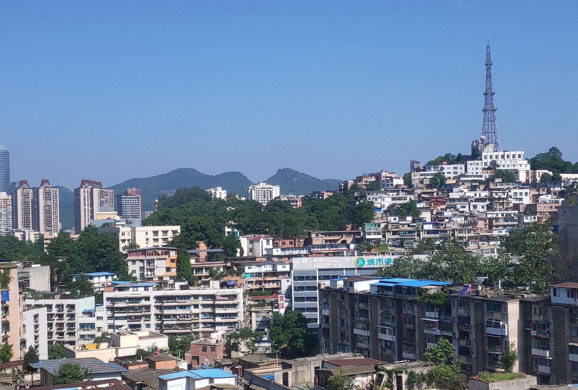 贵州省贵阳市煤矿村风光,稍微打整一下说不定都能成网红景点