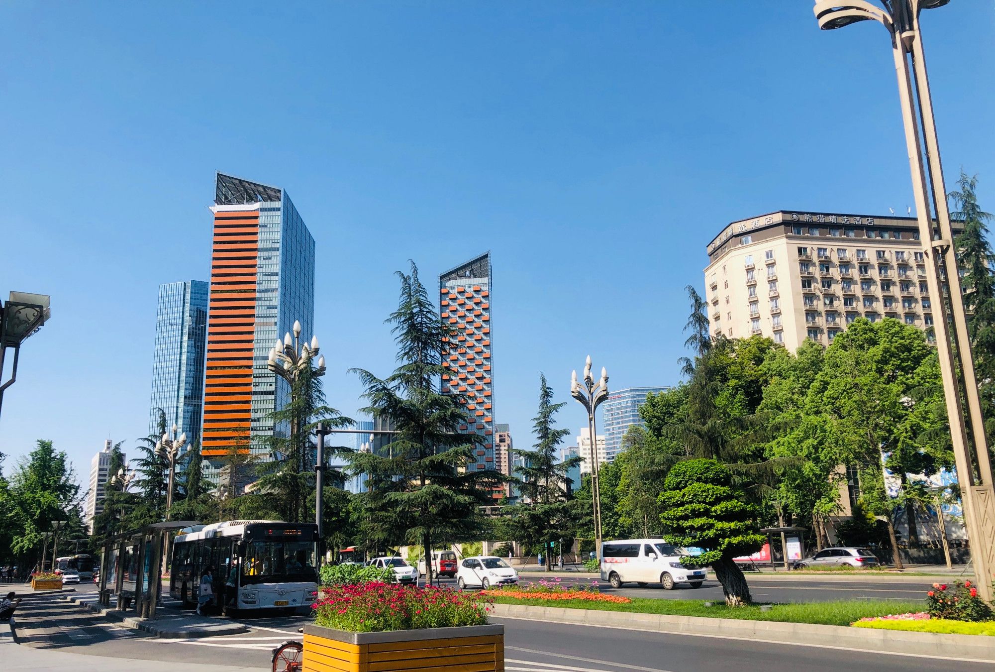 成都人民南路的美丽风采_高清图集_新浪网