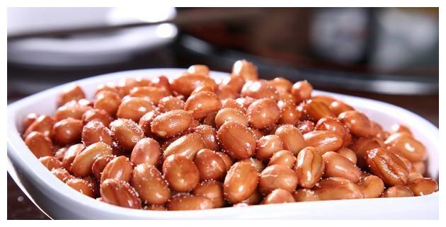 这才是油酥花生米的正确做法,酥脆可口|花生米|油酥|油炸_新浪新闻