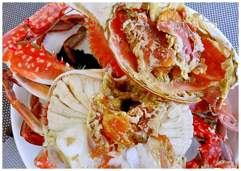 秋日吃海蟹,用清蒸的做法简单又美味,蒸多久才会蒸熟又不老?