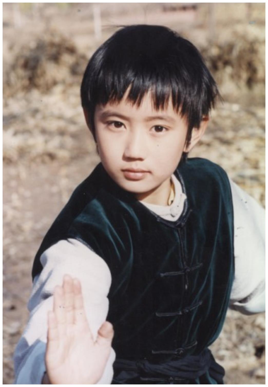 他是《血色浪漫》中的宁伟,如今也在逐步的转型