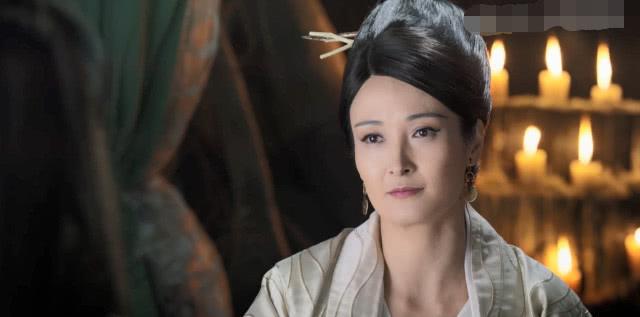 但是最厉害的就是光之女神祖媞了,也就是没有觉醒之前的成玉,实力非常