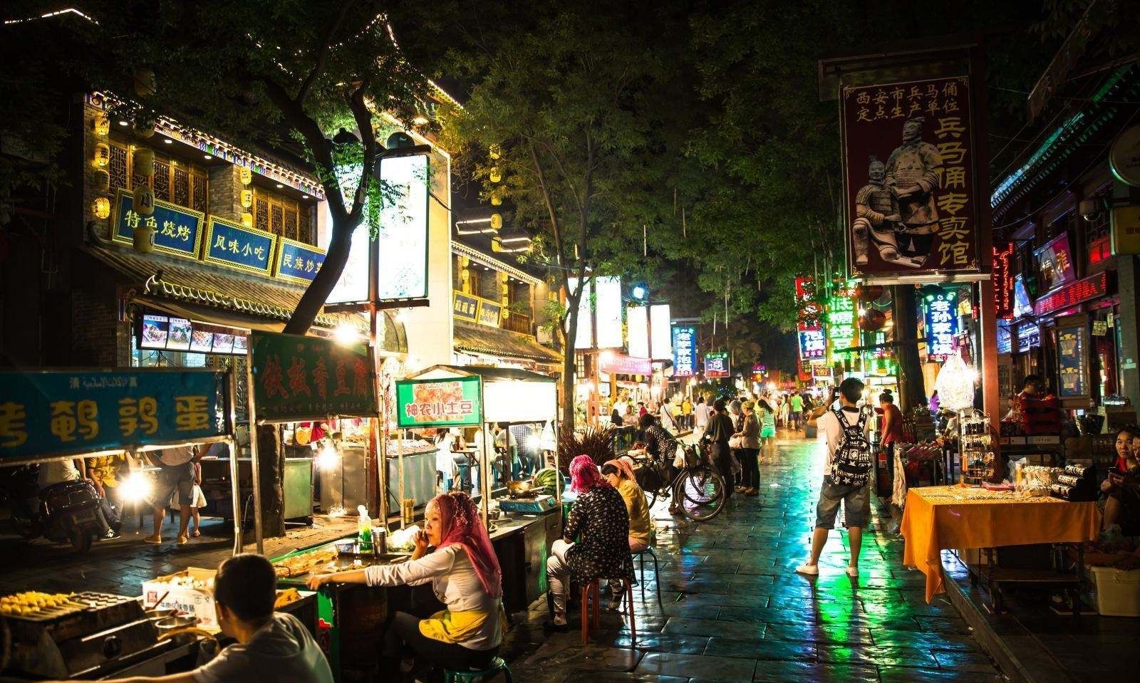 西安夜市"地摊经济"活跃度排全国第四!