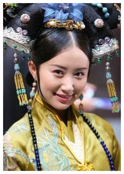 正式的称谓是和硕恪纯长公主,先来看看她和夫君吴应熊的升迁经历