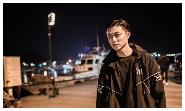 独/被爆爱泡夜店 导演严斥港媒曝王子「拍完片就回家」休闲区蓝鸢梦想 - Www.slyday.coM 独/被爆爱泡夜店 导演严斥港媒曝王子「拍完片就回家」休闲区蓝鸢梦想 - Www.slyday.coM