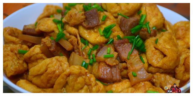 油豆腐焖猪肉最好吃的家庭做法,简单美味又下饭,看看你喜欢吃不