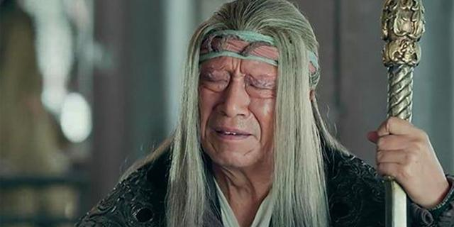 侠侣》中的人物,擅长使用带毒的铁菱作为暗器,兄长为"飞天神龙"柯辟邪