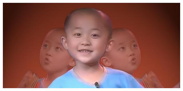 东儿原名贾云哲,在《还珠格格3》里面饰演的是紫薇的儿子.